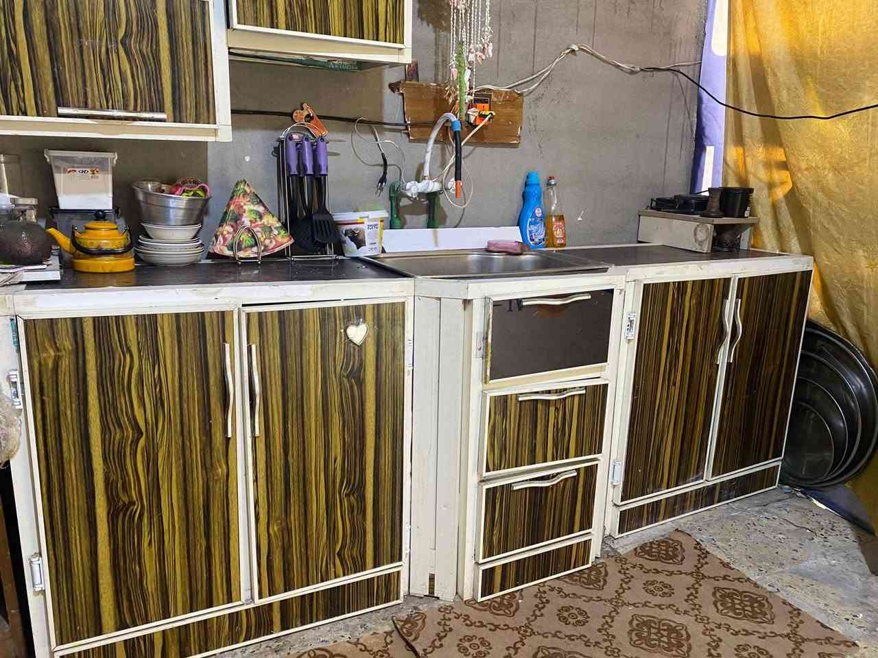 للبيع السعر ٢٠٠ وبي مجال قليل الشراي يتصل *********** بغداد الرشاد
