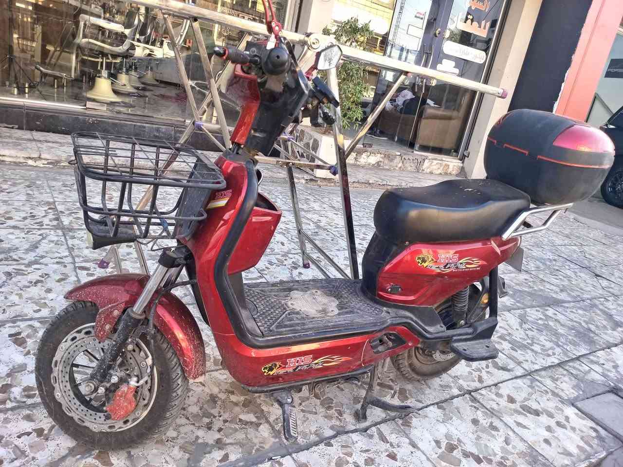 دراجه شحن للبيع سرعه ٦٠ خمس بطاريات كبار شغاله كامله سعر ٤٥٠ الف ***********
