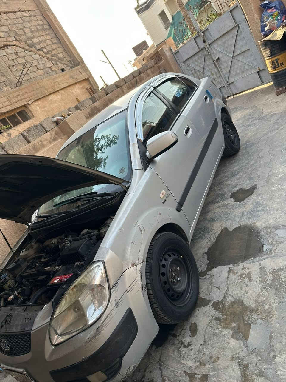 سلام عليكم كيا ريو للبيع سياره نظيفه  كير مكينه شرط تايرات مادري شنو هاي كلها هيا ول صدر نص عمر وعدنه جبنه مال مشط ستيرن طاكه ستيرنها ثكيل سياره بدون رقم ادوات ادوات السعر 33 وبيها مجال لشراي مكان سياره تكريت الستفسار علا هاذا رقم***********
