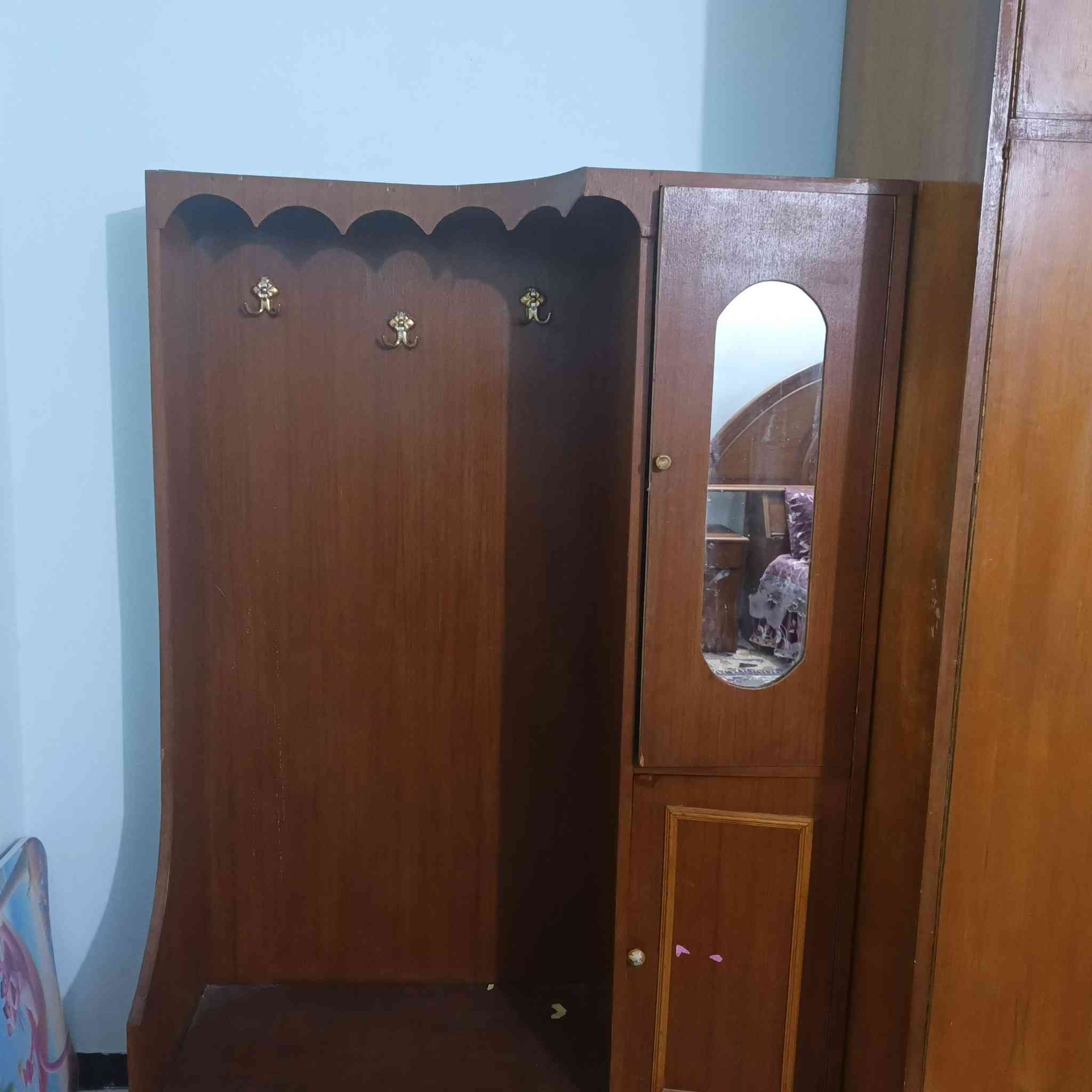 خشب صاج الثقيل البوفيه ١٥٠   
والغرفه بمليون ***********وتساب
