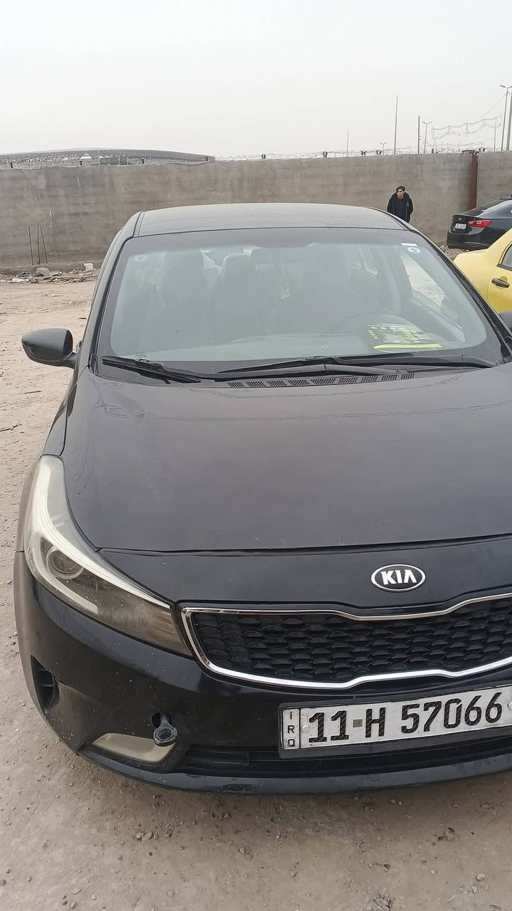 سلام عليكم فورتي 2018 
مكينه قبل شهر شادها جديد 2000دوش 

ضربتها الجاملغ الخلفي و الحوض بدون كص راجع 
بيها قطع صبغ ابيع حزام 

105وبيها مجال كلش بسيط 
مكاني بغداد حي القاهره 
***********
