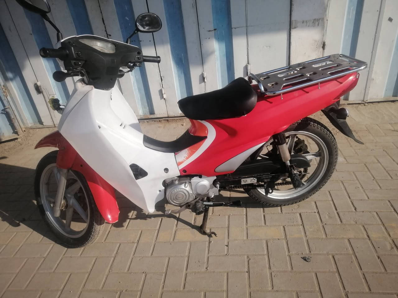 السلام عليكم ماطور سرفيز ٢٠١٥ نضافه فول
لايت زنون ثلجي مع اضافت لايت اخر

الكشر ابلادي بس الامامي امبدل والقديم موجود االكصيف

تخدم تاير اصلي بعده جديد

الكهربائيات من العداد للاشاير للايت كلها شغاله

المحرك كلش ناعم وماتسمعله صوت كلش ناعم

ماعايزه اي شي بس تركب وتمشي

السعر ٧٥٠ وبيه مجال للشراي

المكان الاسحاقي ***********
