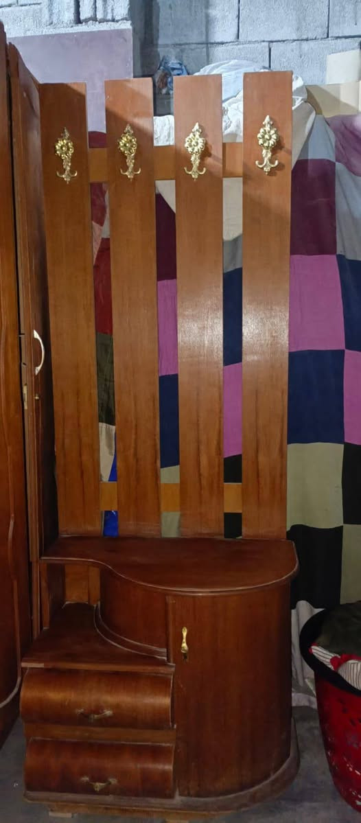 سلام عليكم غرفه نوم صاج للبيع سعره 200 قفل وبوفيه سليمانيه سعره 70 قفل وفرشات عدد 3 سعر الواحد 25 مكان الحويجه واكو بعد طباخ وقنفات بس القنفات تعبانات سعرهم 50 الي يريد انطي رقم صاحبهن


**إذا كنت صاحب هذا الإعلان وتريد حذفه لأي سبب، رجاءا أرسل رسالة إلى الدعم الفني**