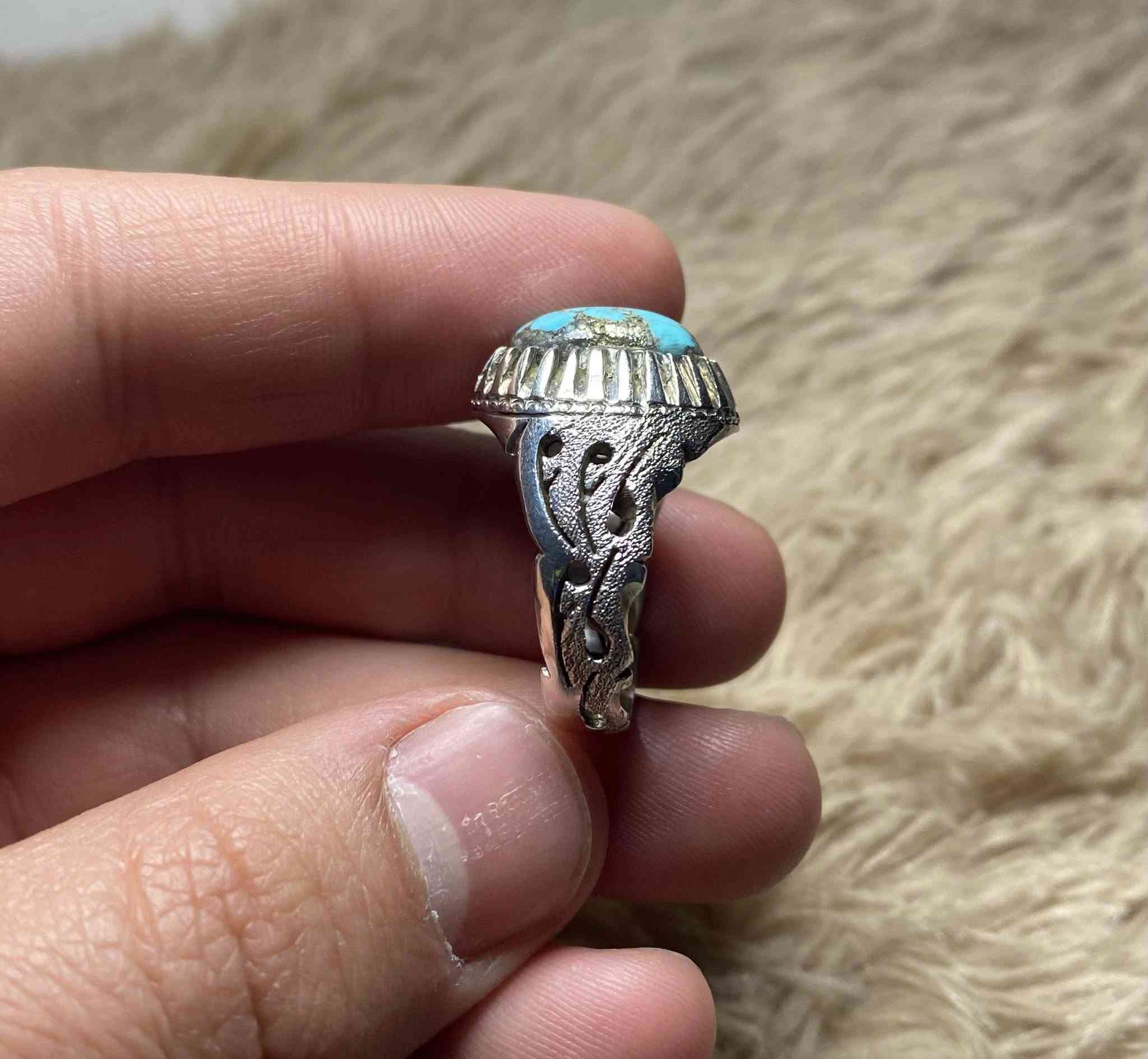 السلام عليكم خاتم فيروز نيشابوري اصلي صياغه يدويه
قياس الخاتم (25) للبيع فقط يوجد توصيل لكل العراق


**إذا كنت صاحب هذا الإعلان وتريد حذفه لأي سبب، رجاءا أرسل رسالة إلى الدعم الفني**