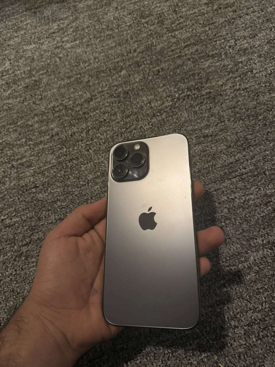 ايفون 13 برو ماكس  لون سلفري النظافه 100% شاصي نضيف وكلشي نضيف تلفون ما مفتوح على وضع الشركه شرق اوسط زلغ مابي ملحقاته كامله بطاريه 91 ما مبدل ايشي شرط الفحص الاستفسار فقط واتساب ***********
