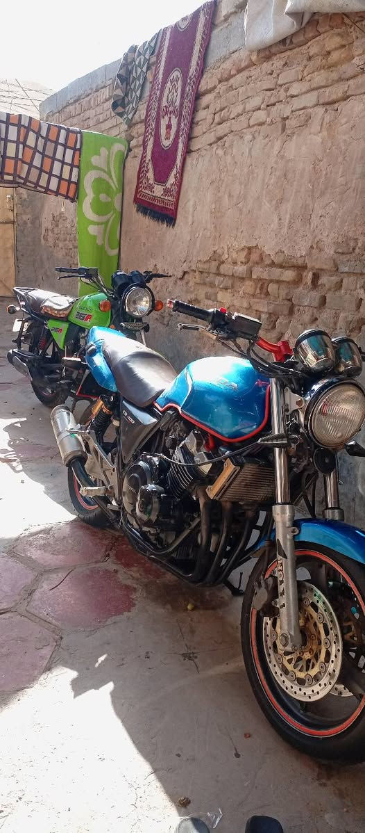 للبيع المكان نجف اوراق سيبي فور جيل اولل مستعجلل علبيعه
***********
