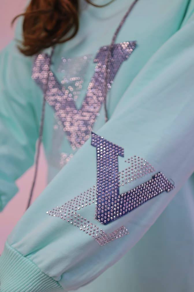 #قطعة العيد اللي كلها رتابة وأناقة من
#SHAHROUR_FOR_WEAR
بلوزة توفليس قطن تركي ستراس مع ابليك جينز 
بنطال جينز كحت فلين
السيريه ١٥ قطعة M L Xl


**إذا كنت صاحب هذا الإعلان وتريد حذفه لأي سبب، رجاءا أرسل رسالة إلى الدعم الفني**