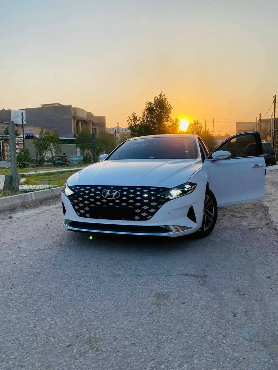 ازيرا موديل 2023
غاز بلادي بدون رقم 
منفيس السياره بأسمي
فول مواصفات 1/1
بنراما رادرات كل المواصفات الي بالك موجوده 
السيارة بيها قطعتين صبغ من كوريا  
السباره مكفوله من الشخط والرصعه والبارد 
مكينه ٦ سلندر 
سياره جديده وبل عافية على الياخذها 
مكان سيارة بابل 
رقمي/***********
سعر مناسب اتصل وبيك خير وتدلل
