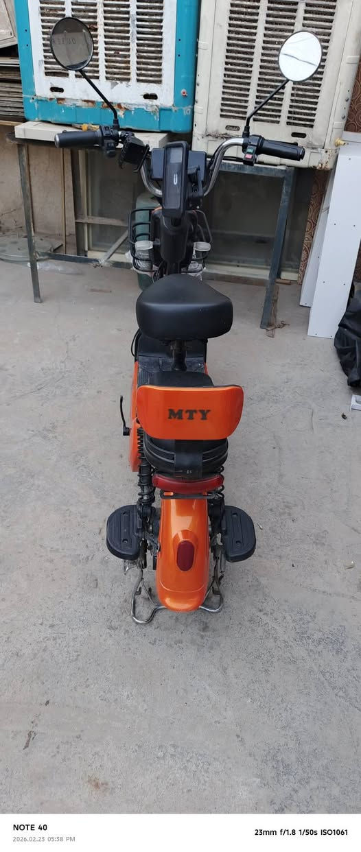 السلام عليكم درج شحن للبيع  نضيف دراجة  صار 6شهر  من خذتهة درج نضيف  بطارياته ما تعبانه  هذة رقمي ***********
