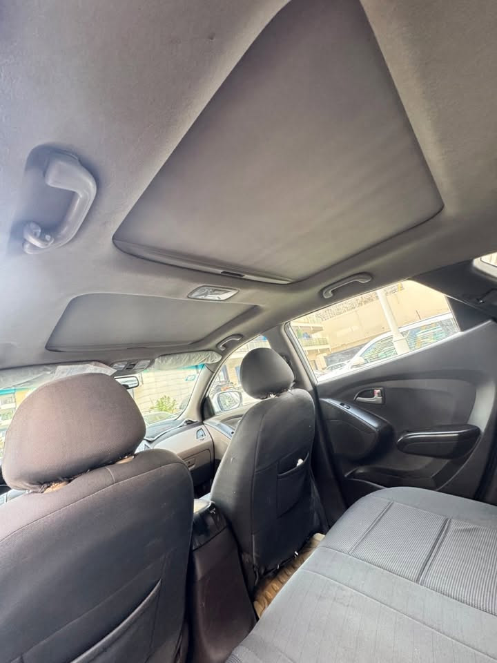 السيارة وارد خليجي مكفولة بيها فقط بنيد مبدل بدون دواخل بدون كلشي
دبل فتحة بانوراما تحكمات رادارات كامرة. اشاير مكينة 2000 
مكاني بغداد - الشعب 

سعر 130$ وبيها مجال لطيبين 
***********

