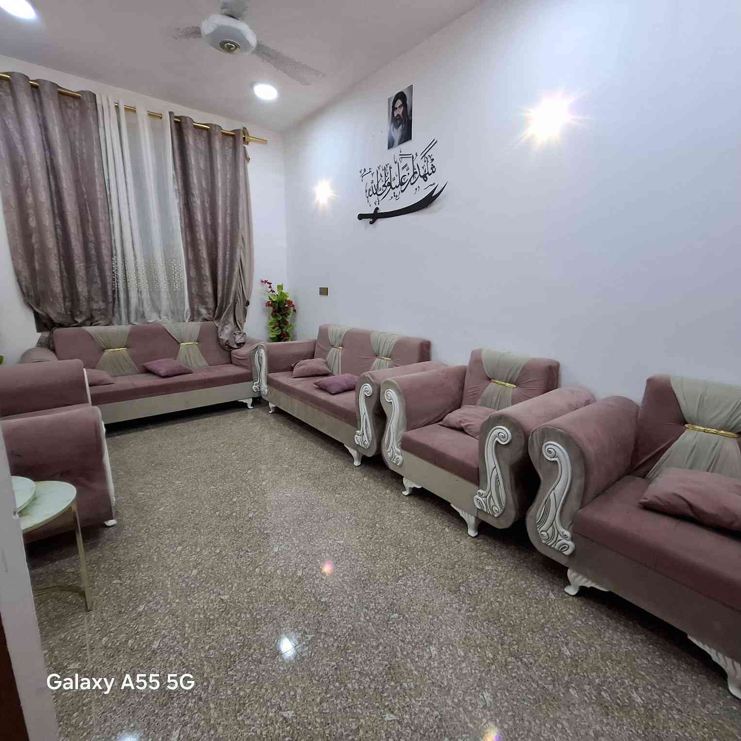 بيت مساحة ١٢٠ طابق واحد  متر يتكون من غرفتين وصاله مطبخ صحيات ديوانيه عنوانه شارع السفينه مقابل جامعة الامام جعفر الصادق الاستفسار الاتصال.ع رقم ***********
