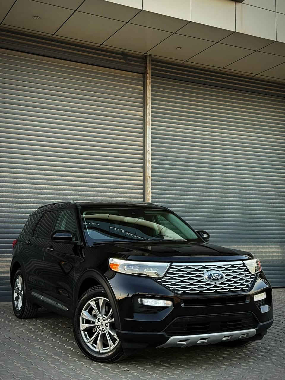 السلام عليكم  
للبيع فقط
‏FORD EXPLORER  LIMITED 
فورد اكسپلورر ليميتد
موديل 2024
دبل اكسل 
- فول رادار سستم امامي جانبي
شاشه كبير 
كيج الكترون
داخل يتغير 7 الوان
كاميرا خلفي امامي 
 حساسات خلفي حساسات امامي
رادار امامي خلفي جانبي رادار 360
اميرجينسي بريك
WIFI,NAVIGATION,GPS,auto strat stop,auto hold
بسمه تشغيل بسمه ابواب 
تشغيل عن بعد
بردات خلفي 
صندق شفت كهرباء
كشنات ميموري خزن
كشنات كهرباء 
كشنات خلفي كهرباء
كشنات ملكي VIP
- كشنات جلد  
 كشنات  تدفه تبريد و هيتر 
ستيرن هيتر
- ويل مكحل حجم  20
- مخارج كزوز ظاهرية 
- شاحن لاسلكي 
 ستة وضعيات قيادة
لايتات ليد و زينون بك لايت ليد
🔥محرك 4 سلندر 2.3 تيربو 
- ماشية 40 الف مايل  
سياره بدون رقم تترقم شمالي فقط.  
ضرر بسيطه طخه بسيط دعامي 
بدون قطره صبغ بدون تعديل بدون تبديل
📍مكان سياره سليماني 
للاتصال والاستفسار اكثر 
*********** 📞
