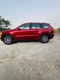 جيب 12خليجي مكفوله من الضربه صبغ جاملغ امامي اثر شخوط مكاني بغداد 0770...