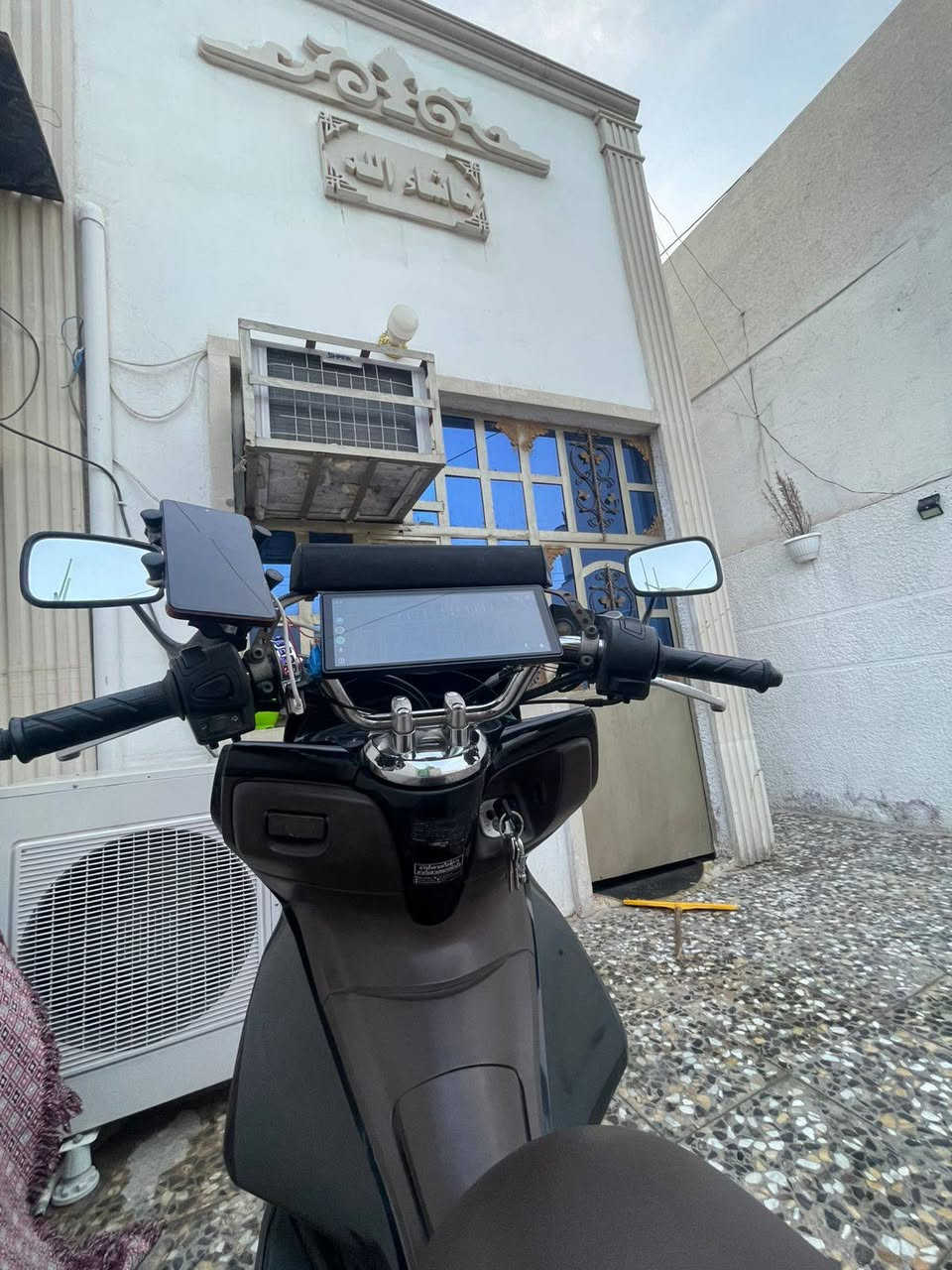 سلام عليكم دراجة PCX جيل الأول 
دراجه خير من الله مبيها أي نقص وع إيدي ومعتني بيها وفول نظافه 
الدراجه ماشيه ٤١ الف  
مكاني بغداد الكرادة او حي البتول 
للاستفسار اتصل واتساب 
***********
