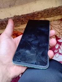 السلام وعليكم بوكو 75c ذاكرة 256 الجهاز نضيف فقط شاشة مشروكة وما مئثرة...