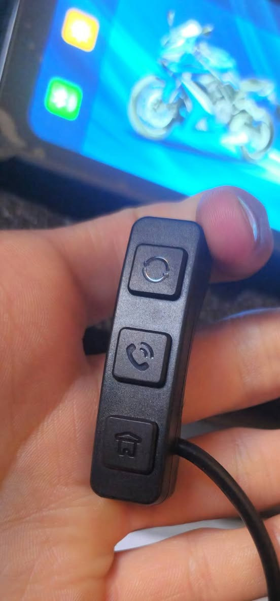 مزاد اعلى سعر ابيع
شاشات يشتغلن دراجات وسيارات متحتاج تستخدم التليفون بعد
تخابر و ترفض منها و كل التطبيقات ينفتحن بيها 
ابل كار بلي اندرويد اوتو حجم 6.25 انج 
ضد الماء والغبار بمعيار IP67 
وضوح HD تحكم مقود وياها 
و ينربط عليها سماعات خوذة او اي سماعة بلوتوث 
قارئ نسبة شحن السيارة او الدراجة بنفس الوقت 
سلاسة عالية باللمس مخرج تايب سي و مدخل رام تعرض فيديو


**إذا كنت صاحب هذا الإعلان وتريد حذفه لأي سبب، رجاءا أرسل رسالة إلى الدعم الفني**