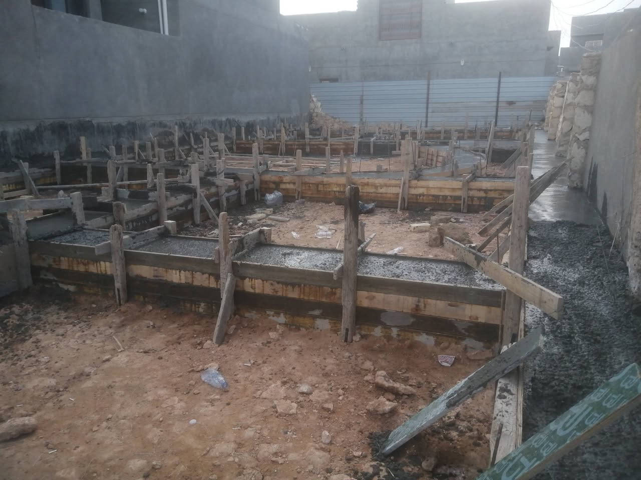 السلام عليكم  جزه من عملي نجاره وتسليح وصب درجة أولى  ***********
