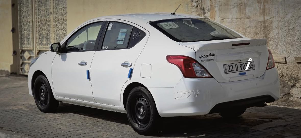 سلام عليكم. نيسان صني مصري البيع مديل 2024 سياره كفاله عامه ما عده. شخوط باب الخلفي حك شبر بس.  سياره جديد ماشيه 30  سياره بعده فابلون شركه. ماخذا زيرو من شركه. فول موصفات شاشه بلاد كامرا  حساسات بعد موصفات معروفه 
سونار بيه مال فحص سياره ستعمال شخصي. تجي وشوف. مكان البصره شط العرب ألجزيره @@سعر 123 وبيه مجال حك جيه تواصل ***********
