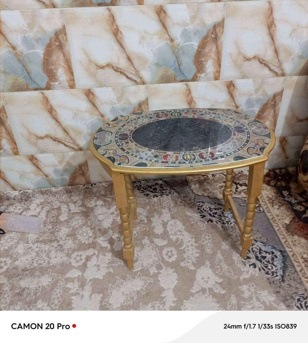 قنفات ملكيات اللبيع 3كبار 2كراسي السعر 250وبي مجال رقم ***********
