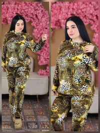 ملابس • قطعة • قطعتين