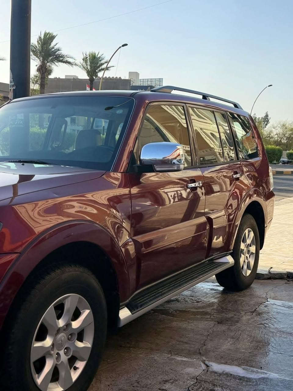 السلام عليكم 
باجيرو موديل ٢٠١٦ فوووول مواصفات رقم اربيل الدولي اتريد تحويل اتريد وكالة السيارة جديدة جدا طخم تاير حدادية جديدة محرك مكفول وممفتوح كير جديد ممفتوح السيارة مال بيت جناي تاخذها وتدعيلي اللون مميز 
المواصفات:
كراسي كهرباء
شاشه وكامره 
حساس خلفي
دمام بالجنطه
علامه على البنيد
لايت زنون 
زراك لايت
محرك 3500 V6
7 راكب
3 قطع تبريد
دفع رباعي4*4
فتحة سقف وباقي مواصفات الحبتور معروفه
ماشيه ١125الف 
السيارة جديدة جدا 
السعر : 19,500$
العنوان بغداد الوزيرية
***********
***********
