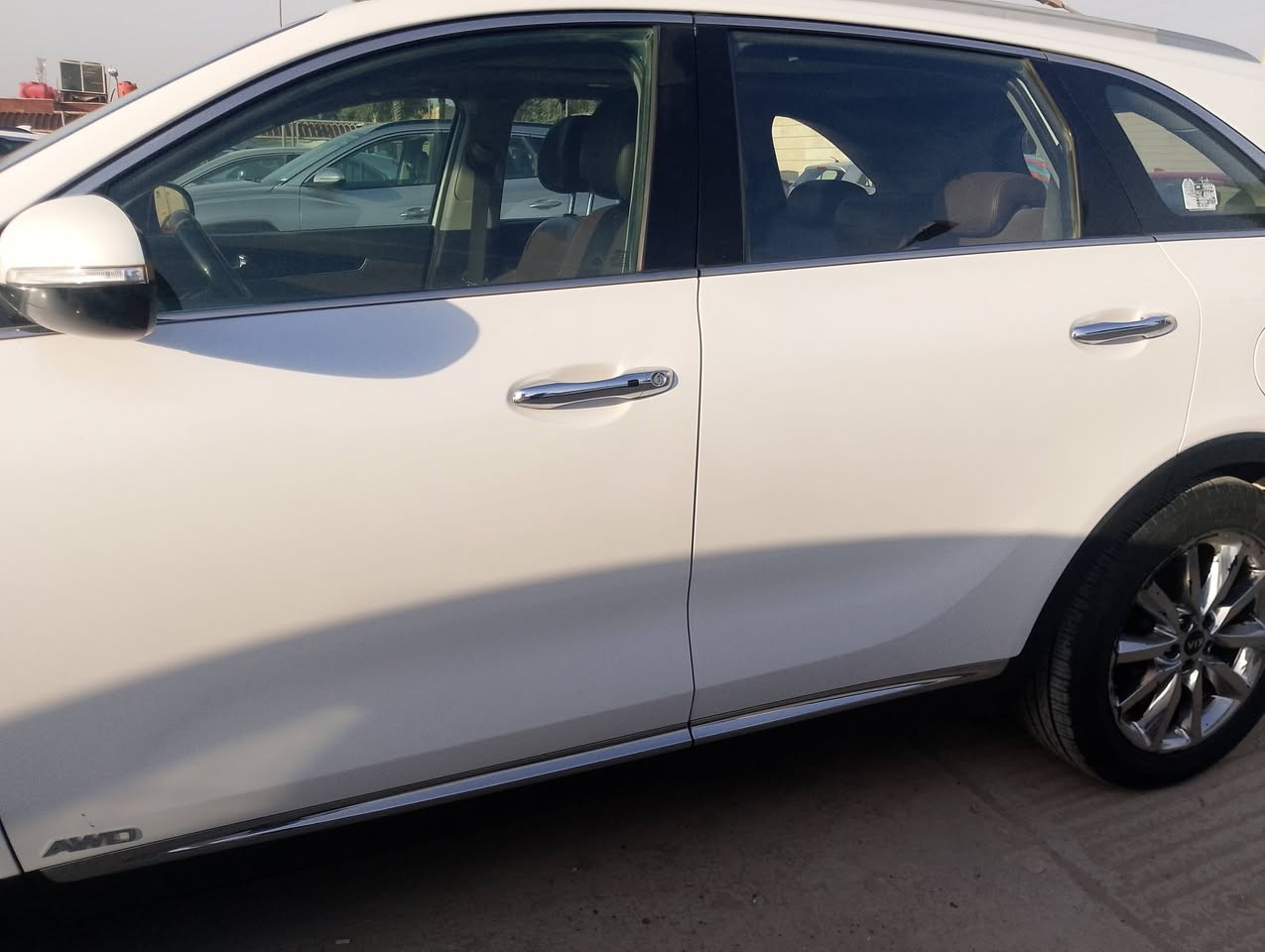 السلام عليكم 
سورنتو للبيع 2016 فول مواصفات خليج كويتي 
بصمه/حساسات/ كشنات كهربائية/كامره شاشه/
بنراما/ 7 راكب 6 سلندر 
مكفوله بغداد ابيض اللون عدا بارد بسيط 
*********** عنوان بابل السعر 225 $ مجال بسيط
