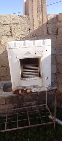 كشور مبردات نظاف سعر الوحده 40وبيهن مجال  ثلاجه نوع مصري يعوزه بس غاز ...