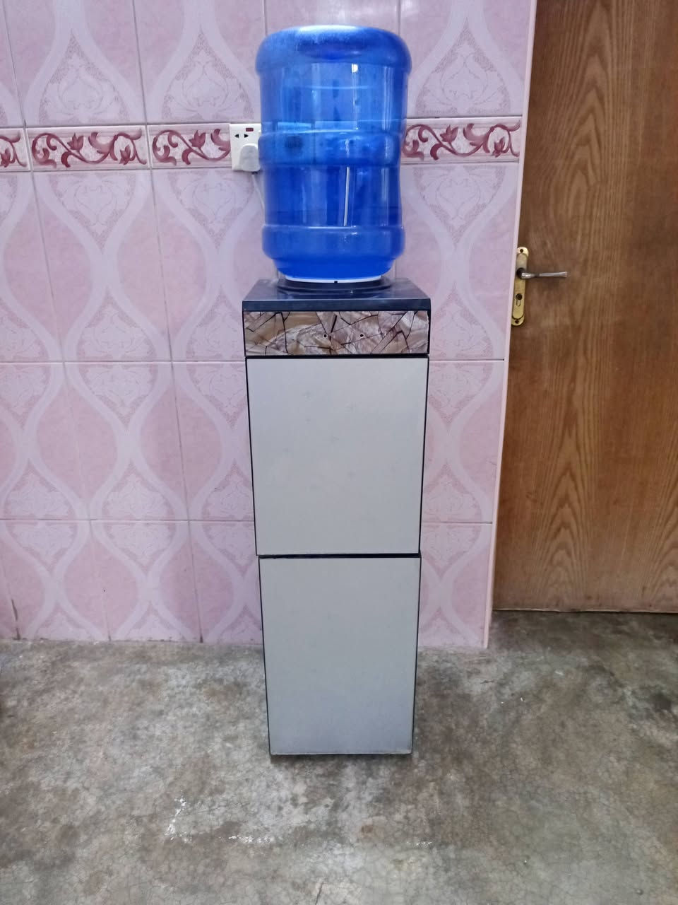 براد شغال شرط حار بارد ثلاجه كل عيب مابيه بلادي شركه سعر 60 وبيه مجال مكاني كركوك حي عسكري شراي اتصل ***********
