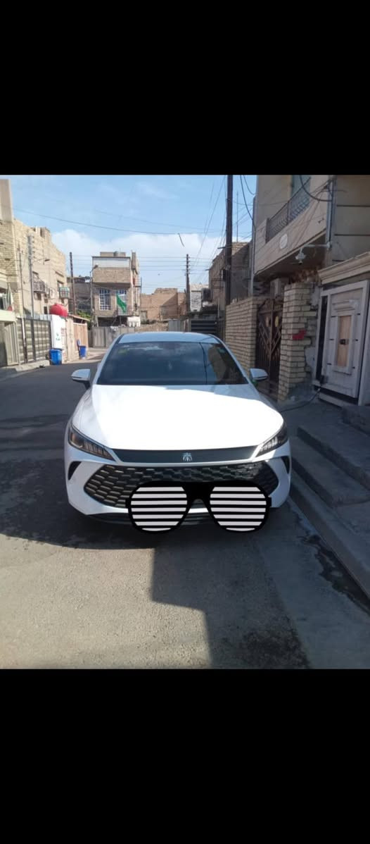 السلام عليكم ورحمه الله وبركاته
لبيع بي واي دي كن ابلاص 
موديل 25
السياره ماشيا الكلي اربعه وشويه
بكان السياره بغداد
سعر السياره قفل قفل قفل   18500
اول تبديلها دهن الها لأن ماشيا عل محرك الفين
صارلي سبوع من بدلته الدهن 
***********
