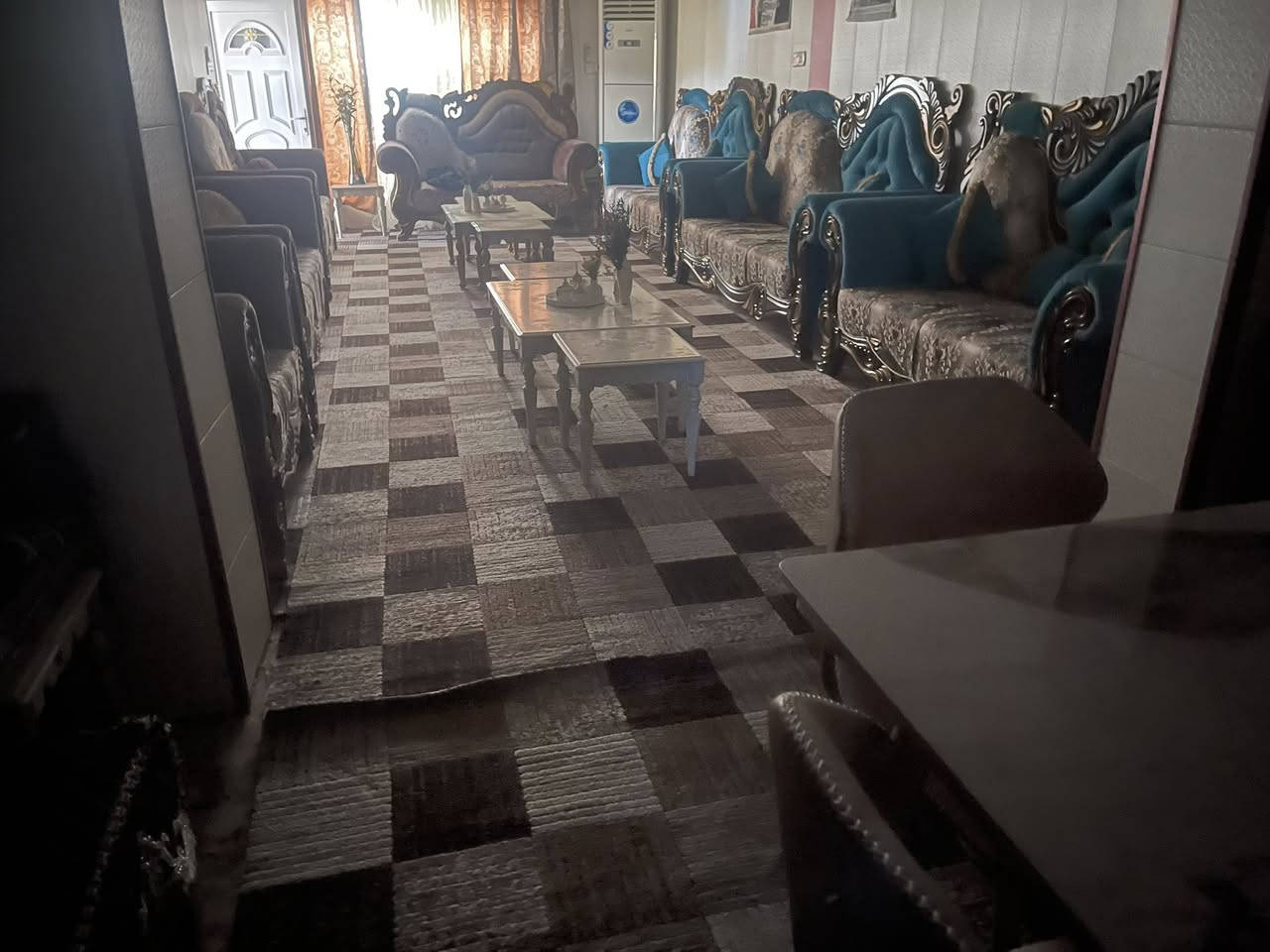 بيت للبيع طابو ملك صرف المساحه ٢٤٠م البيت نضيف كلش موقعه حي العسكري مقابل التربيه الجديده واجهه ١٢م ونزال ٢٠م طابقين يحتوي على ٥غرف نوم استقبال كبير ١١م وصحيات فوك وجوه ومطبخ وكراج موقع البيت جيد جدا وبسعر جيد ان شاءالله 
اخوكم ابو سدن
***********
***********
عقارات بلدروز بن عريبي
عنوان المكتب
بلدروز حي العصري تقاطع التربيه القديمه شارع حاتم القاضي 
@الجميع
