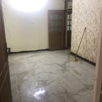 الكرادة قرب ساحة التحريات • ٩٥م • غرفتين وصالة