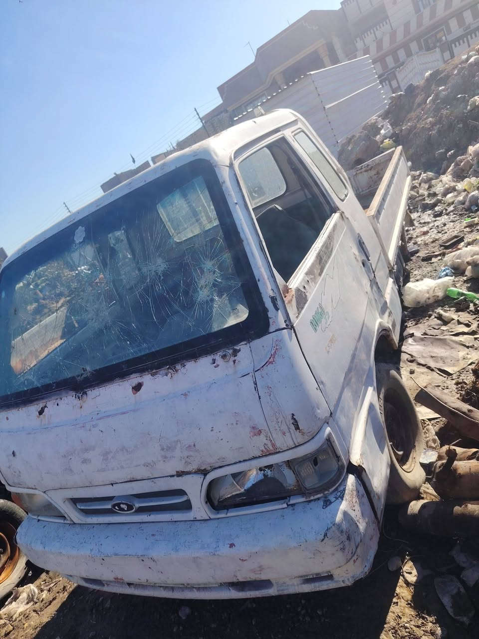 السلام عليكم غراض كيه بنكو للبيع بدي ابيض سبعه جنكال وبدي الزرك سبعه جنكال ومحجر ثمانيه جنكال وهاي السياره كامله كير مكينه بعدهي عل سحك مجفته جديد العنوان بابل حله رقم التليفون *********** / ***********
