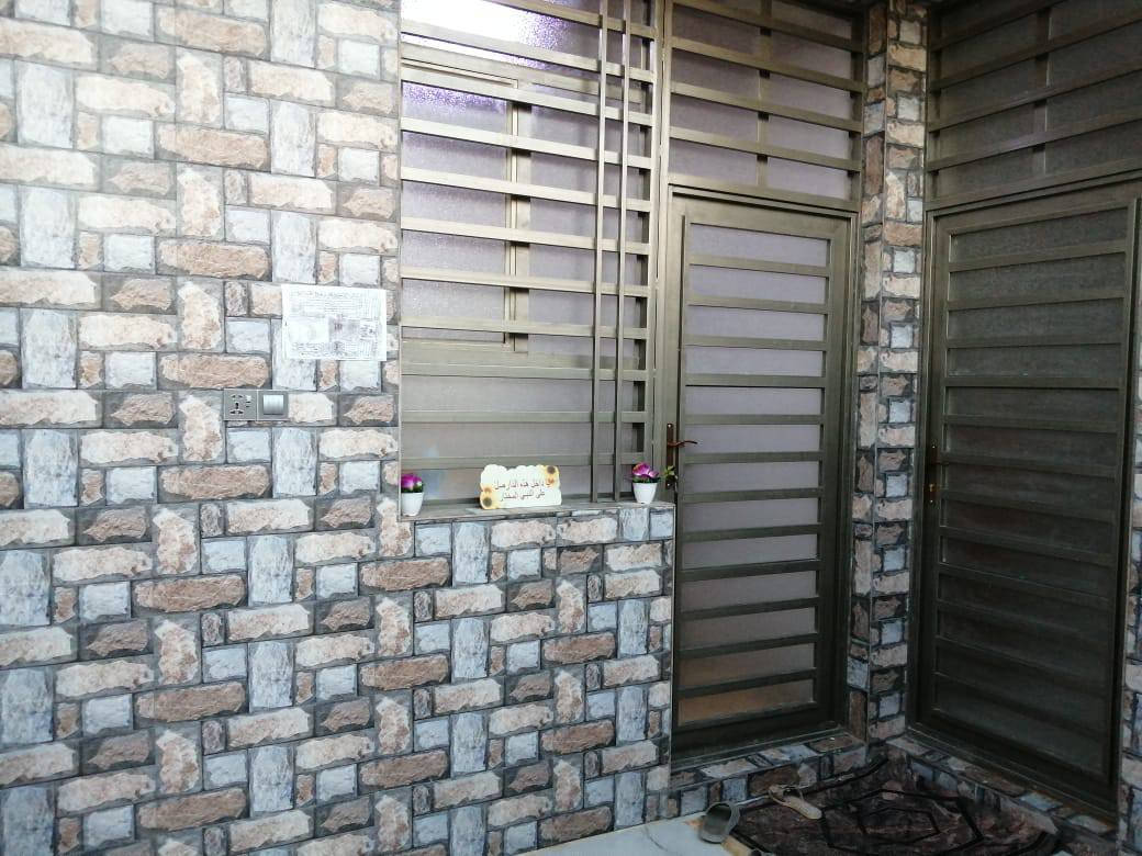 دار للبيع النجف الاشرف شارع علكم الشبلي مباشره المساحه الكليه 100مترمربع بناء طابوق نهروان شقل جناي ومرتب السعر 48مع المجال يحتوي على غرفه وصاله ومطبخ واستقبال وحمام داخل وخارج كاشي سيراميك صب كونكريت للاستفسار الاتصال او المراسله *********** بيع محتاج
