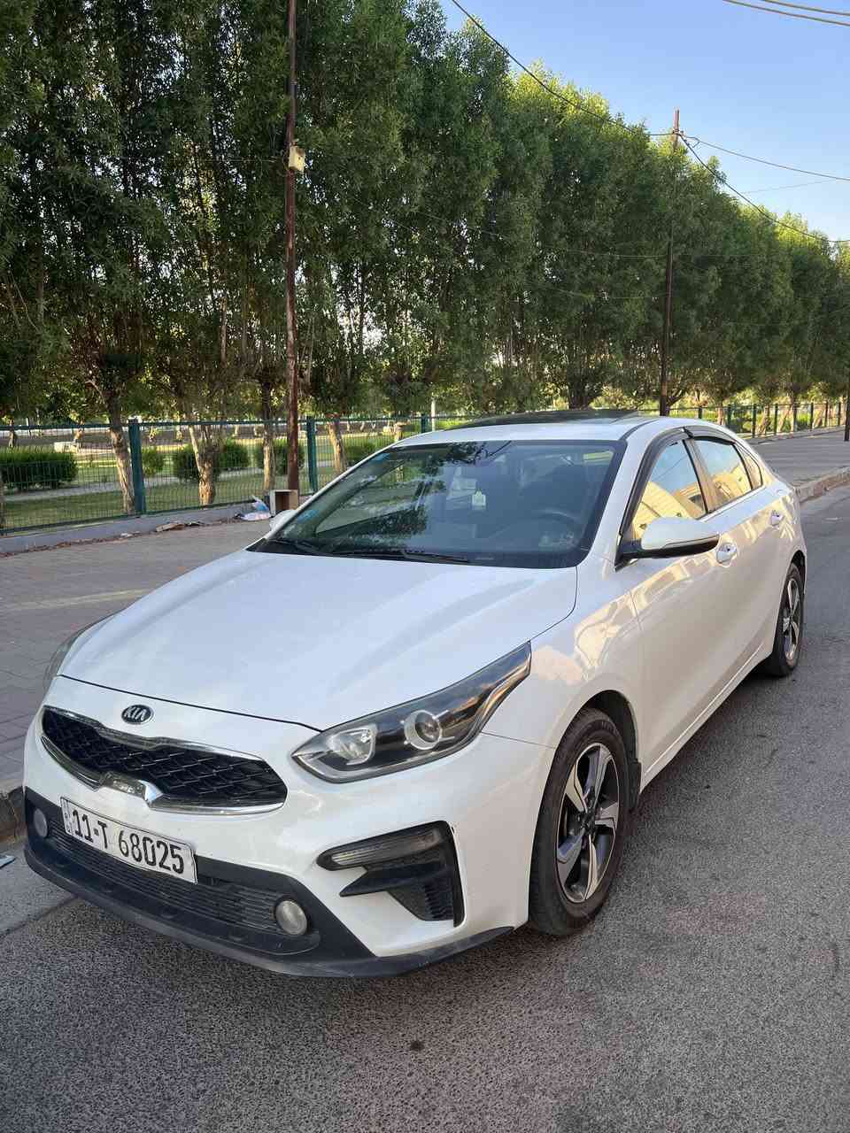 السلام عليكم 
كيا سيراتو 2019 خليجي محرك 1600 سنوية بأسمي
فول مواصفات فتحة / ويل كب / مري شفط /قطعتين تبريد / فول تحكم ستيرن /حساسات وهواي بيها مواصفات 
السيارة ملاحظتين بسيطات بارد كد شبر بالجاملغ ونص الدوسة صبغ اثر شخط والباقي كفالة عامة محرك كير على وضع الشركة
السعر 146 وبيها مجال للطيبين السونار بالمنشور
بغداد / حي الحسين / قرب جسر العامرية ***********
