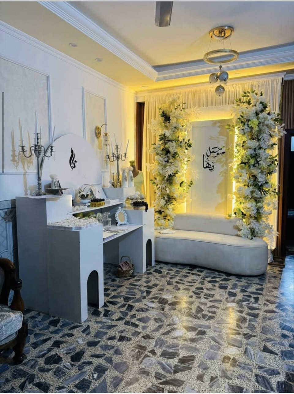 كوشة كامله جديده جدا جدا. للبيع منصوبه مره وحده. تنفع للمساحات الصغيرة
تنباع مع اغراض الميز ابو بدون مكاني ديالى بعقوبة موجود توصيل للمناطق القريبة


**إذا كنت صاحب هذا الإعلان وتريد حذفه لأي سبب، رجاءا أرسل رسالة إلى الدعم الفني**