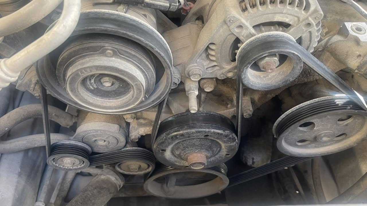 السلام عليكم 
تم تبديل
واتربم
جوزه بريك
جويتر
جيب لاريدو
مع تحيات حيدر جيب
***********
***********
