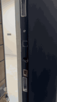 حي الحسين • ٦٨م • غرفتين