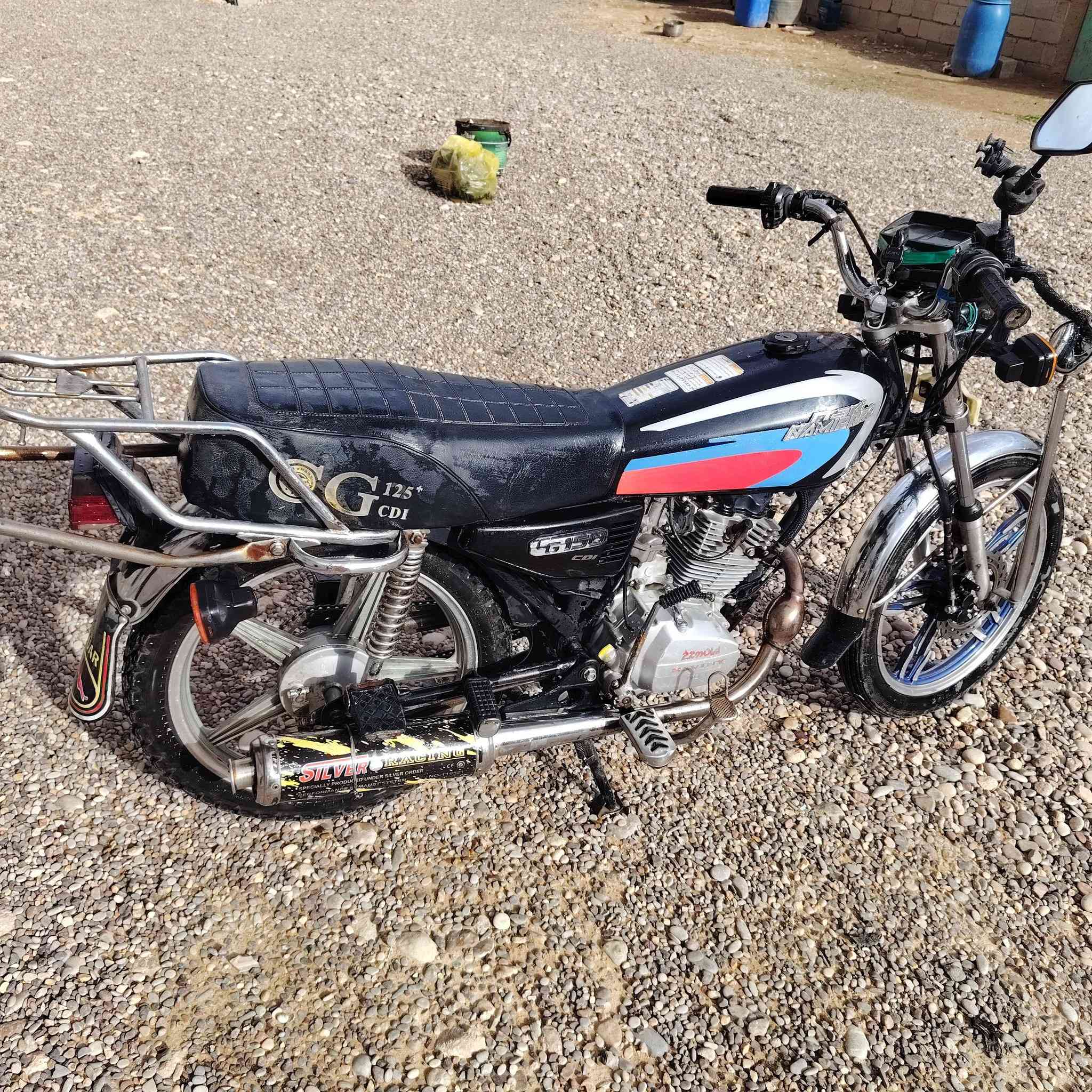 دراجة سيفان..
مديل 19..
اوراق كامل..
للبيع سعر 300..
رقم الهاتف ***********
