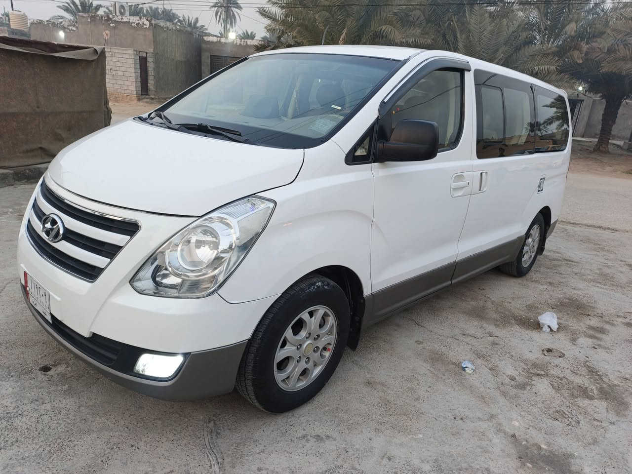 استاركس موديل 2012 رقم نجف الماني بسمي مواصفات فول مكفوله من ضربه او تبديل او فتح فقط صبغ شي بسيط مكينه شرط جديد حداديه جديده تاير جديد سياره تخبل واقع احله اي استفسار مكان نجف مشخاب ‏‪***********‬‏
