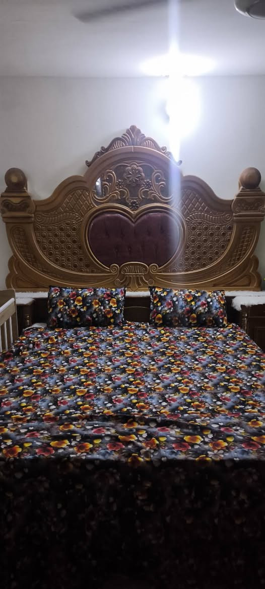 غرفه نوم حطاطه ثقيل للبيع شرط نظافه فول للاستفسار ع الخاص او الاتصال ***********
