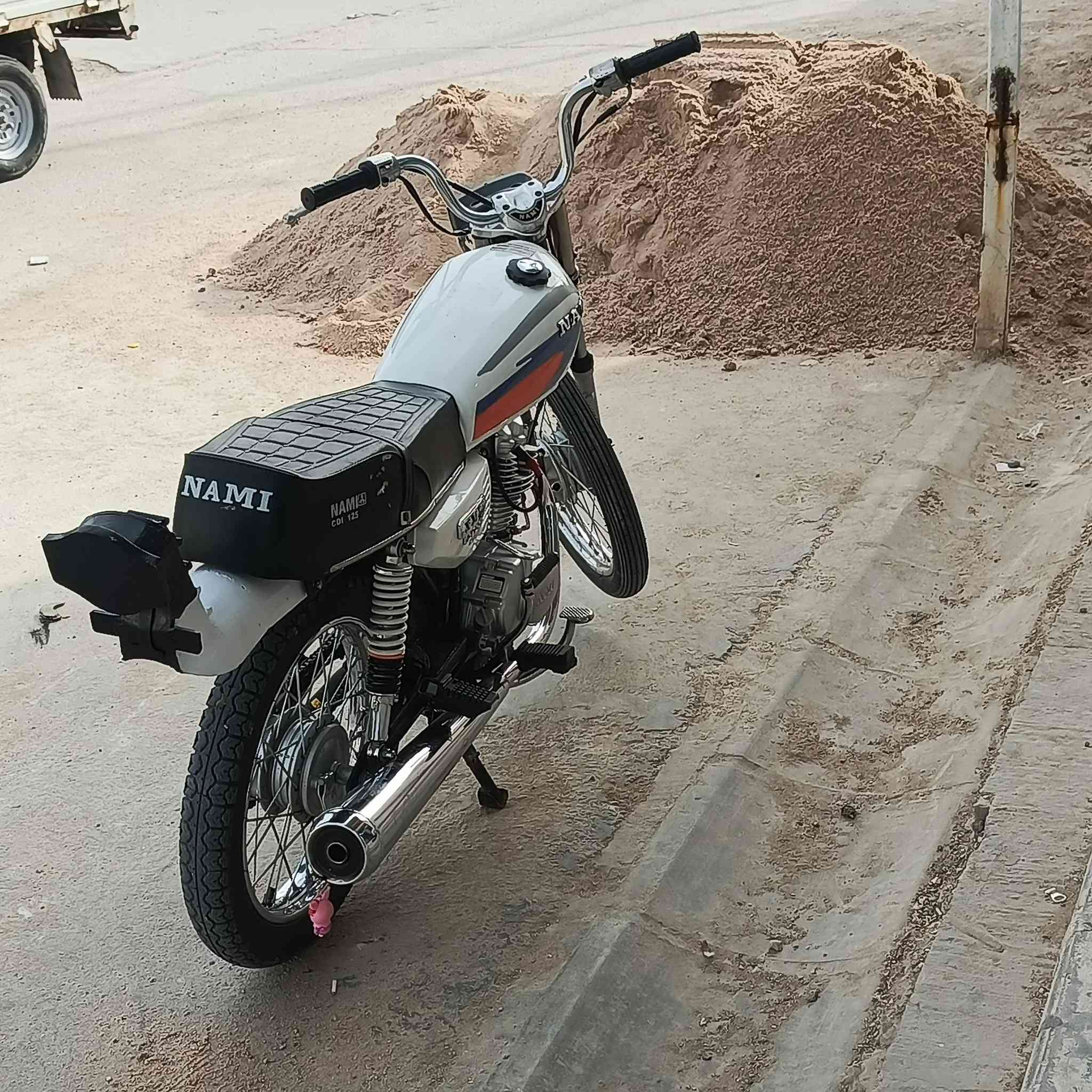 سلام عليكم دراجه البيع وراق مامفتوحه ودراجه نضيفه سعر تصال
***********
