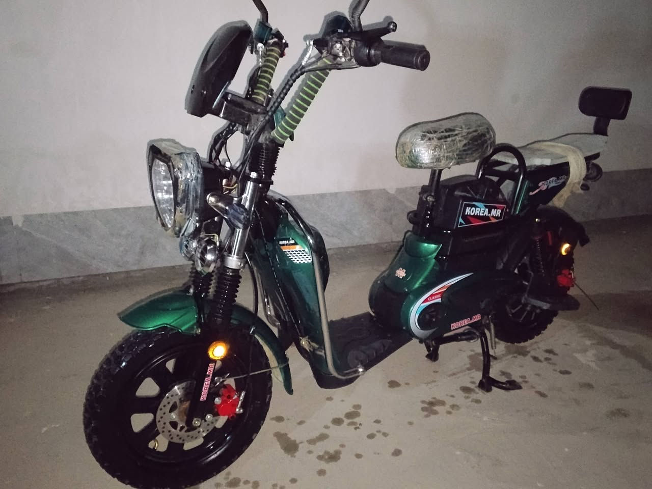 ماطور شحن للبيع ماطور كامل دشبول كامل كلوبات كلها شغاله ماطور جبلي دبلات كلها شغاله بطاريت بلاد ميصرفن شحن قليل سعر 450بي مجال مكان ديالئ ***********
