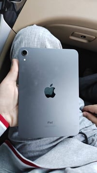 ايباد مني 6 64 بطاريه88 ملحقاته فقط كارتون ب365 بغداد مدينه الصدر  رقم...