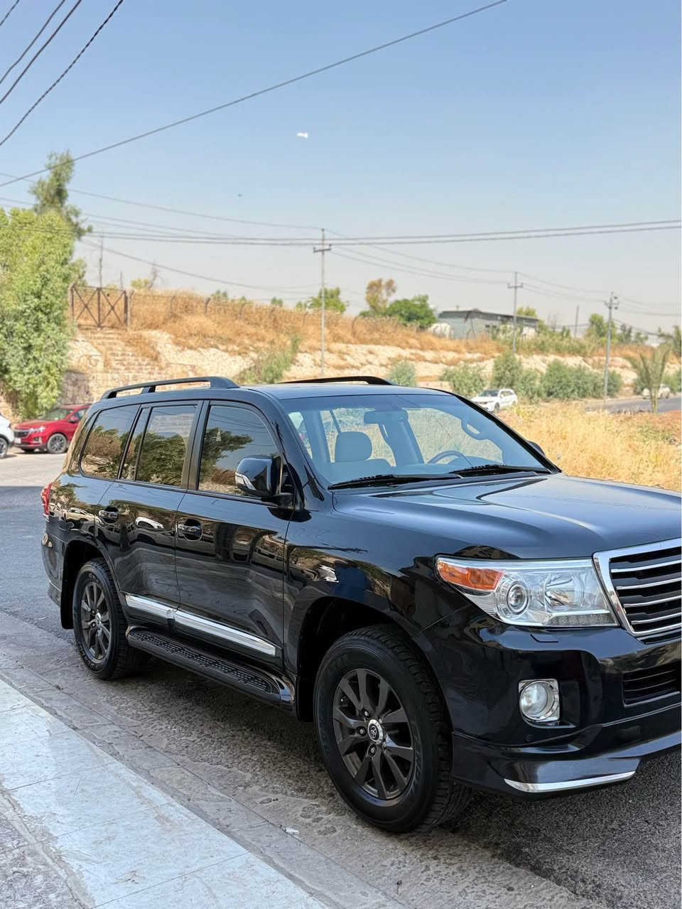 لاندكروز 2014 V8 4600
للبيع سعر مناسب جداً 
مستعجل ع البيع 
سياره كفاله عامه بدون صبغ 
مواصفات معروفه 
سيارة دينار متصرف عليها 
تايرات حداديه كلشي جاهز 
محرك كير شرط الفحص بدون فتح 
سياره رقم سليمانيه تحويل 
ثاني يوم بأسمي شخصياً 
للاستفسار *********** بغداد, العراق
