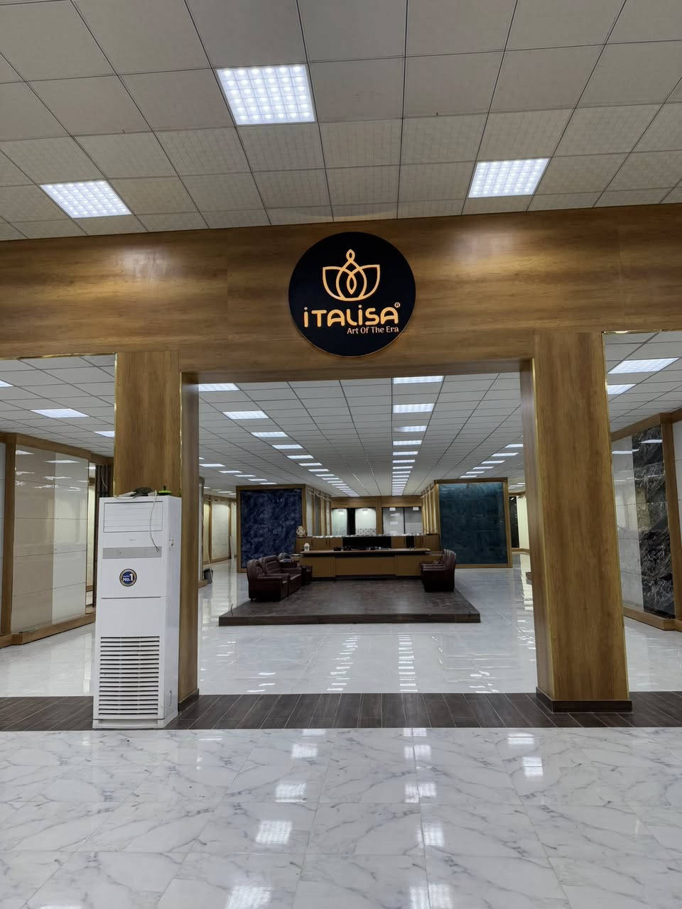 🔥 وصل حديثاً 🔥

سيراميك بورسلاين هندي 120×60
من شركة إيتاليزا الهندية
✨ بامتيازات إيطالية فاخرة ✨

قوة ✦ فخامة ✦ تصميم يلفت النظر
الخيار المثالي للبيوت العصرية والمساحات الراقية

✔ تحمّل عالي
✔ لمعة وأناقة تدوم
✔ مناسب للأرضيات والجدران
✔ بيع بالجملة والمفرد
✔ متوفر بألوان وتصاميم متعددة
🔹 وأكو هواي ألوان غير معروضة بالصور

📍 معرض البيت الحديث لتجارة السيراميك / ناصريه ناحية الفضليه
تعال وشوف الالوان بنفسك 👌
لأن بيتك يستاهل الأفضل �
 
للاستفسار :***********
