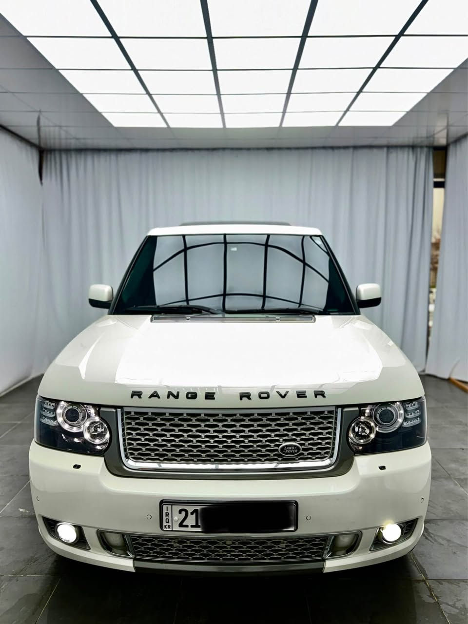 ...﷽ ...
 

RANGE ROVER - VOGUE - HSE  2010🪬

رانج روفر فوك  وكالة شركة سردار 📦🧿

 شبر صبغ  بل بنيد بدون كلشي بس بخ، باقيات مكفول كفالة عامة من كلشي بشرط

ارخص سعر بل كل سوق 💸

💰السعر :123,000 يعني 123 💵ورقة قفل 🔏 قفل 🔐 

مكان السيارة :- سليمانية 
الموديل :- 2011
اللون :- ابيض 
المحرك :- V8 بدون سوبر المرغوب 
العداد :- 180 الف كيلو حقيقي 

المواصفات فول فول 
:- بصمة 
:- سلايد 
:- كاميرا درجة 
:- رادار جانبي 
:- جكات  
:- مري شفط كهربائي 
:- كاميرا 
:- فور ويل 4✖️4 ( دبل اكسل ) 
:- ستيرن تدفئة 
:- كشنات جلد كريمي  
:- كشنات الخلفية تدفئة 
:- لايتات زينون 
:- حساسات
:- سماعات HARMAN/KARDON 

السيارة جاهزة وبشرط الكير والمحرك والحدادية والكهربائيات 

مرقم سليمانية تحويل او وكالة حاظر 
  

للاستفسار اتصل :-   *********** السليمانية, العراق
