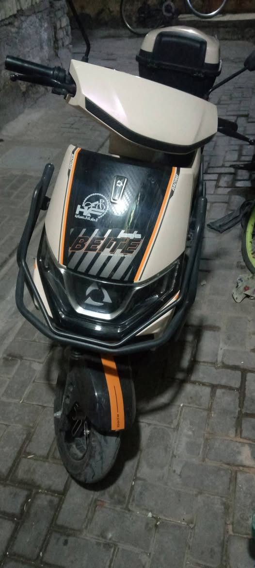 دراجه للبيع حلوى مابيه الي نقص السعر 900 وبيه مجال بغداد الصدريه الرقم ***********
