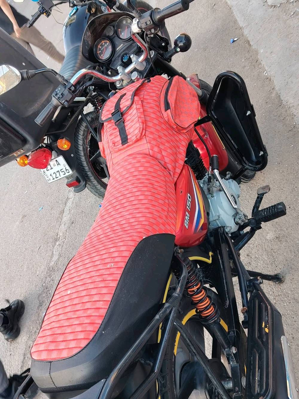 سلام عليكم بوكسر للبيع 2019  رقم ديالى ما بيها أي نقص مكاني بغداد سبع اقصور. السعر مليون ونص ***********