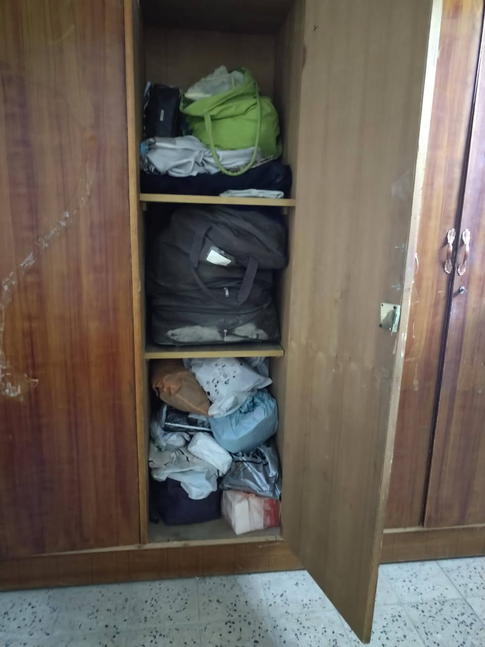 للبيع
كنتور 5 أبواب ب100


**إذا كنت صاحب هذا الإعلان وتريد حذفه لأي سبب، رجاءا أرسل رسالة إلى الدعم الفني**