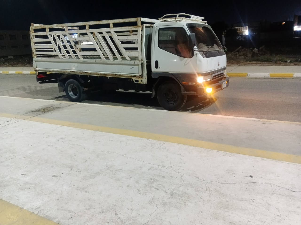 اعيد النشر بسبب الوعود الكاذبه
تنويه دينه تيوتا اصل 
قماره كنتر مستيبوشي وبدي كنتر مستيبوشي 
جيات فيت وعدل
طول البدي 4/500
مكينته بيه ضعف 
سنويته منته 2023
***********مكان الناصريه 
قضاء الغراف
